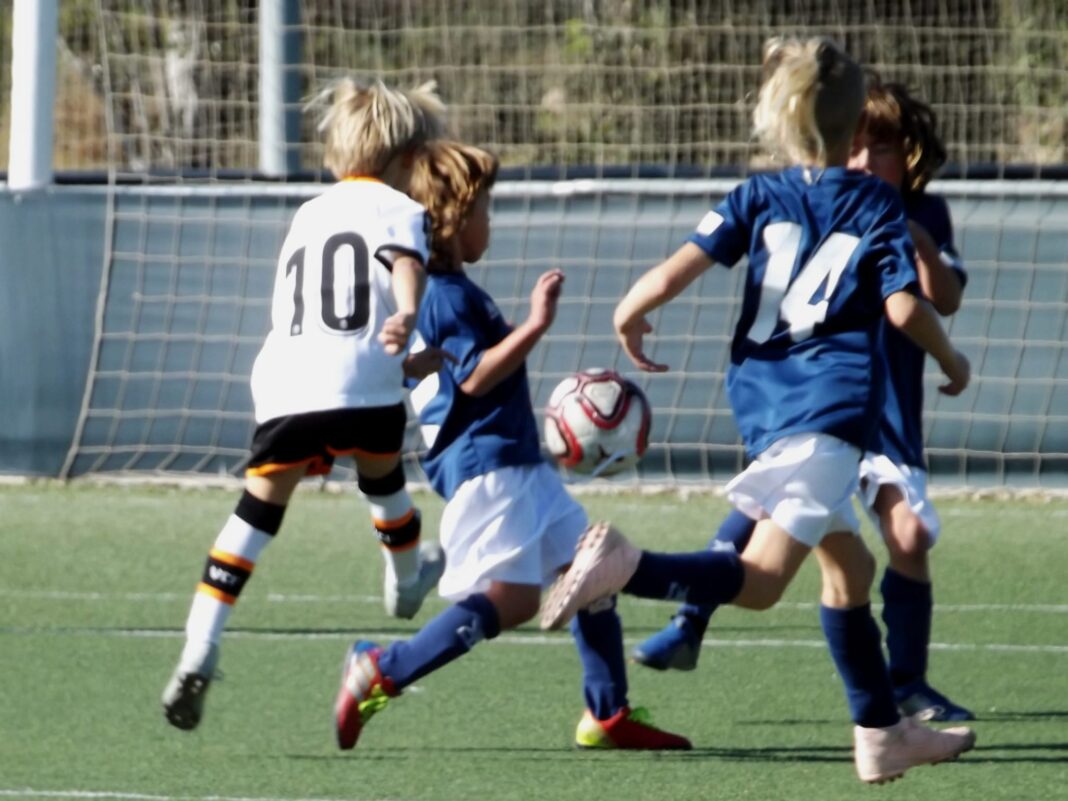 WhatsApp Image 2019-11-16 at 16.29.31 Jugada partido fútbol 8