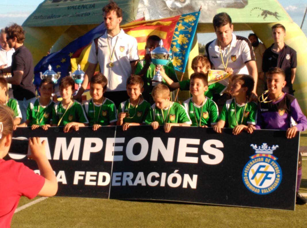 WhatsApp Image 2022-01-28 at 16.20.43 CD Malilla Campeón 2015/16 Benjamín 1º año