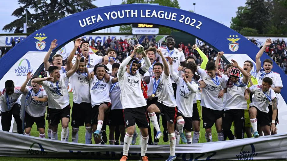 fc_salzburg_v_sl_benfica_-_uefa_youth_league_2021_22_final bENFICA campeón UEFA Youth League
