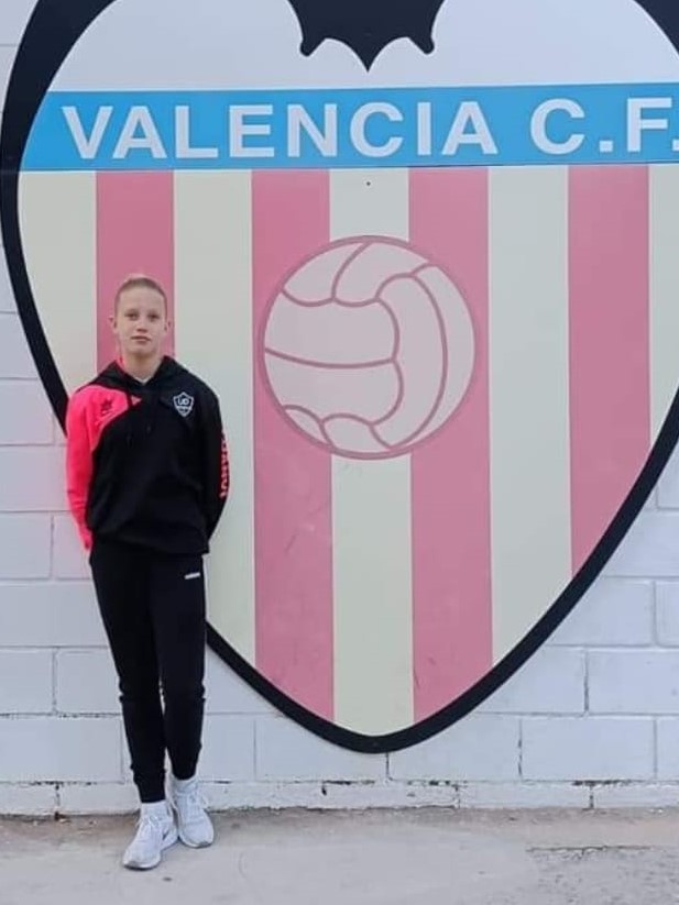 Candela López, jugadora de la UD La Hoya, jugará con el Valencia CF