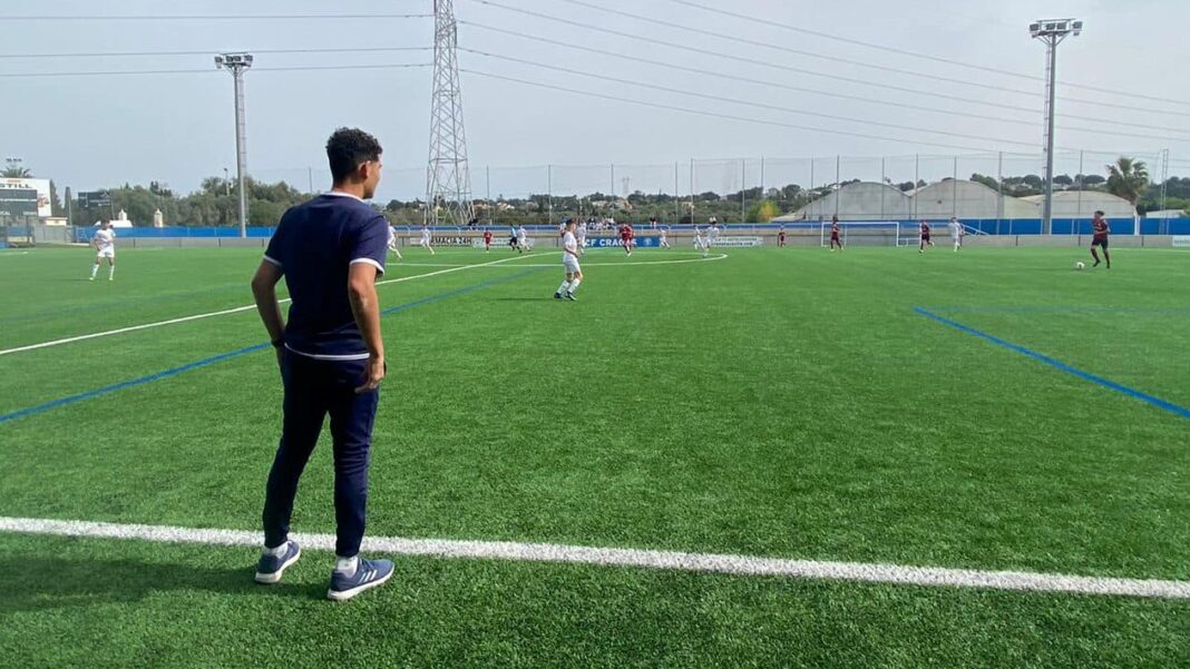 Entrenadores de CF Cracks para la temporada 2025/26