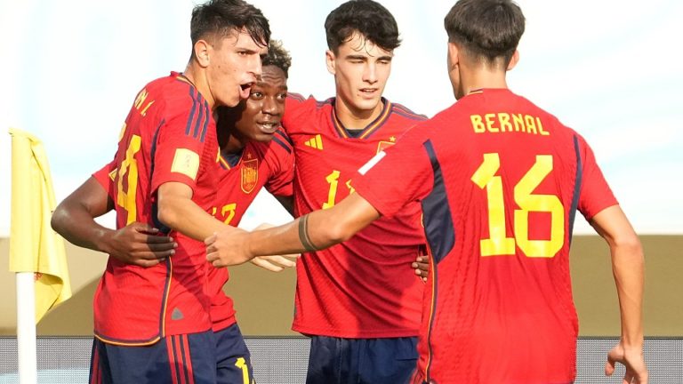 España sub17 pasa como primera de grupo, aunque tocó sufrir ante Uzbekistán