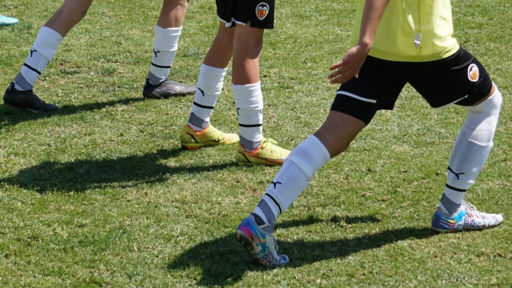 fins 7 jugadors per equip podran escalfar a la banda