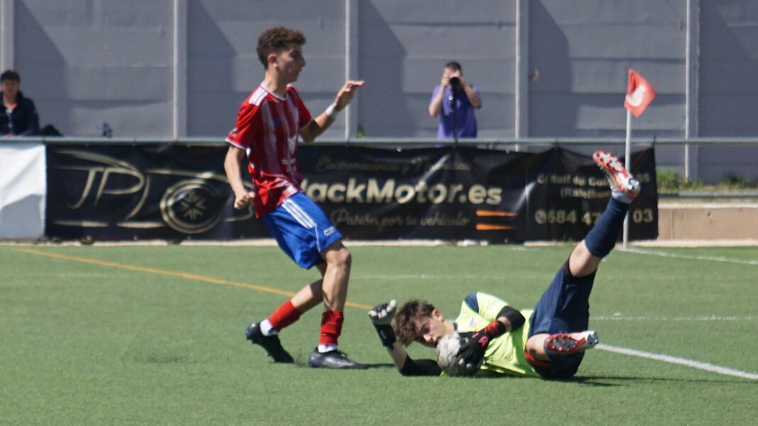 Cambios volantes: Vale con jugar un segundo, incluidos, los porteros