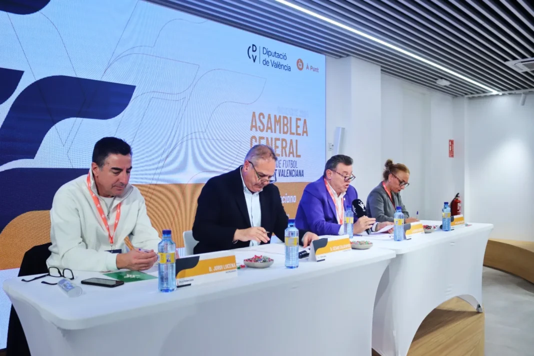 Asamblea_ffcv1si descendeixen al final de temporada La FFCV da luz verde para que los clubs afectados por la dana puedan "salvarse" si descienden al final de temporada