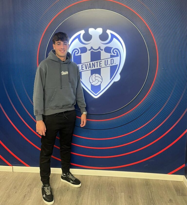 Unai Tirado renueva con el Levante UD