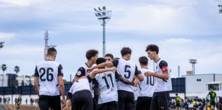 7-4 en la División de Honor Juvenil