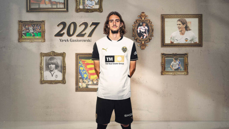 Yarek renueva con el Valencia CF
