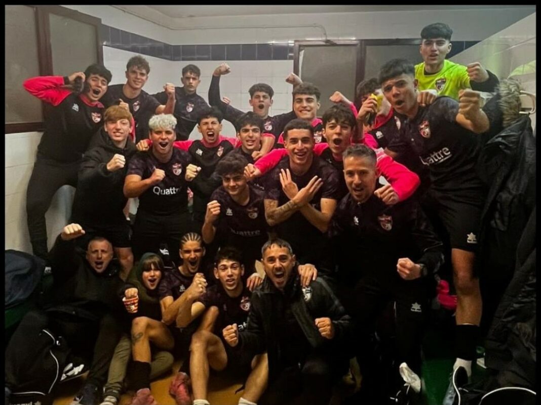 El portero del Ath Massamagrell héroe en la victoria que les da el liderato en el Grupo 2 de Primera Juvenil