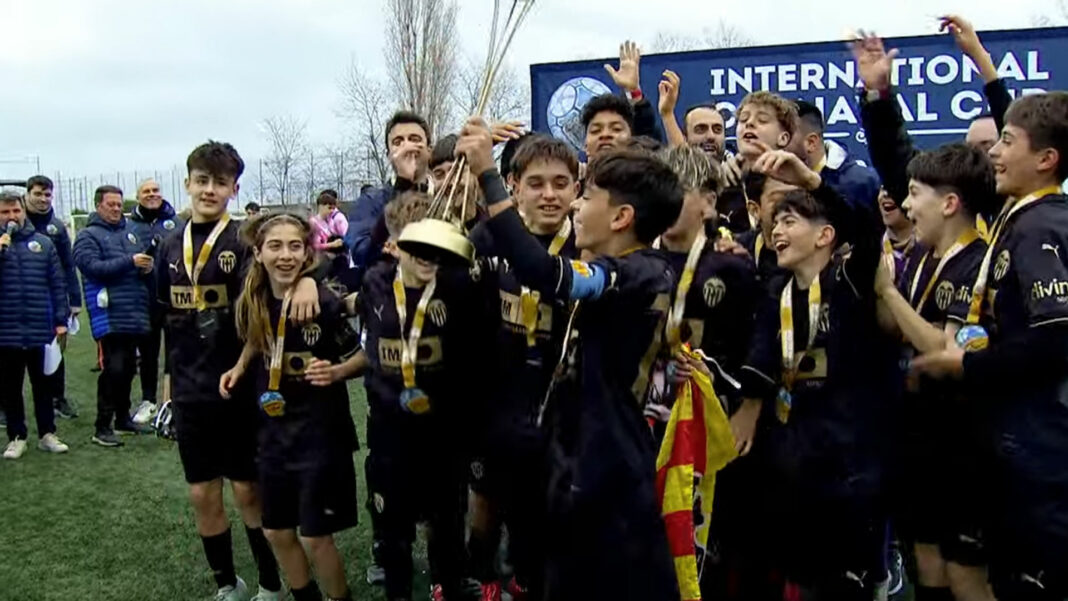 Valencia CF campeón en la International Carnaval Cup