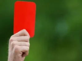 Ejercer como técnico estando sancionado como jugador no es motivo de sanción de "partido por perdido"