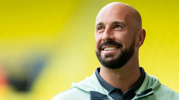 Pepe Reina entrendor Villarreal CF Juvenil