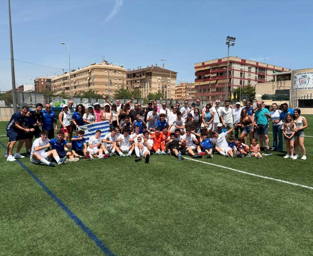 cfcracks_1748781679_3645367396131622320_37245165270 Lliga Comunitat Juvenil