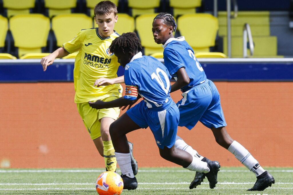 El amor mueve más que fútbol en el torneo Nacional Ascale La Liga FC Futures