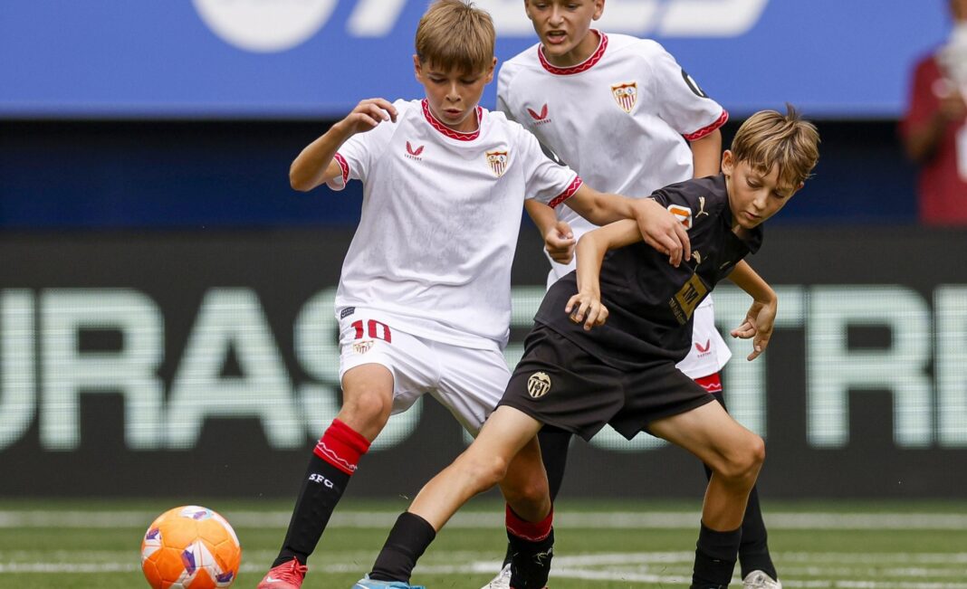 Play off de Ascenso a Tercera Federacion Domingo, 01 De junio HORA LOCAL VISITANTE 18:00 CF RECAMBIOS COLÓN 3-0 CD ONDA 1 – 0 ALBERT, CARLES (21′) 2 – 0 MARTINEZ, CARLOS (37′) 3 – 0 BAIXAULI, GUILLEM (90’+6) Play off de Ascenso a LLiga A Punt Comunitat LOCAL VISITANTE 31/may MUTXAMEL CF 0-0 UD ALDAIA CF 01/jun PROMESES SUECA 3-0 CD VALL D’ALBA 1 – 0 FULGENCIO, DAVID (43′) 2 – 0 TORRES, LUIS (79′) 3 – 0 TORRES, LUIS (91′) Play off de Ascenso a Primera FFCV DÍA LOCAL VISITANTE 31/may CLUB COSTA CITY 0-0 CF TORREBLANCA 31/may FOIOS ATLÈTIC CF 1-0 CD L’ALCUDIA DE CRESPINS 1 – 0 ALEGRE, ENRIC (79′) 31/may C.D. SERRANOS 0-2 ASPE UD 0 – 1 Juan Carlos Navarro (41′) 0 – 2 AYALA, VICTOR (44′) 01/jun FB TEULADA-MORAIRA 2-1 DEUTSCHE SCHULE F.C. 1 – 0 SHEPPARD(15′) 2 – 1 CAMPAYO, ALEJANDRO (90’+2) 1 – 1 MARIN , CARLOS (26′) Play off de Ascenso a Segona FFCV DÍA LOCAL VISITANTE 31/may AT QUEMO-MANISES 3-1 UD ONIL 1 – 0 MONREAL, ALEX (2′) 2 – 1 ESPINOSA, NICOLAS (38′) 3 – 1 MANZANERO, AISAYAC (41′) 1 – 1 VENDRELL, DAVID (16′) 31/may RACING RIBA-ROJA 1-1 CD FUENTERROBLES 1 – 0 NAVARRO, ALEJANDRO (16′) 1 – 1 FERNANDEZ, ALEJANDRO (60′) 31/may SEDAVI CF A 1-0 CE RÒTOVA 1 – 0 CHIQUILLO, JORGE (40′) 01/jun RACING SAN MIGUEL 3-0 CE NOU SEQUIOL 1 – 0 LOPEZ, JUAN CARLOS (26′) 2 – 0 RICO, ANTONIO (44′) 3 – 0 DE MIGUEL, DEMETRIO (75′) 01/jun CDF BOCAIRENT 1-1 ESPORTIU ROSELL 1 – 1 MOLINA, DAVID (38′) 0 – 1 CAPITAN, IVAN (12′) 01/jun CEF EL VERGUER 0-0 C.D. IRAKLIS