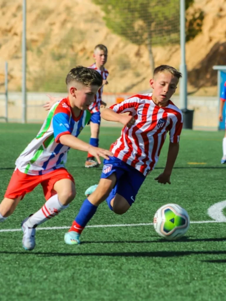 Tres jugadores del Kelme CF jugarán en los equipos de la Academia VCF la próxima temporada