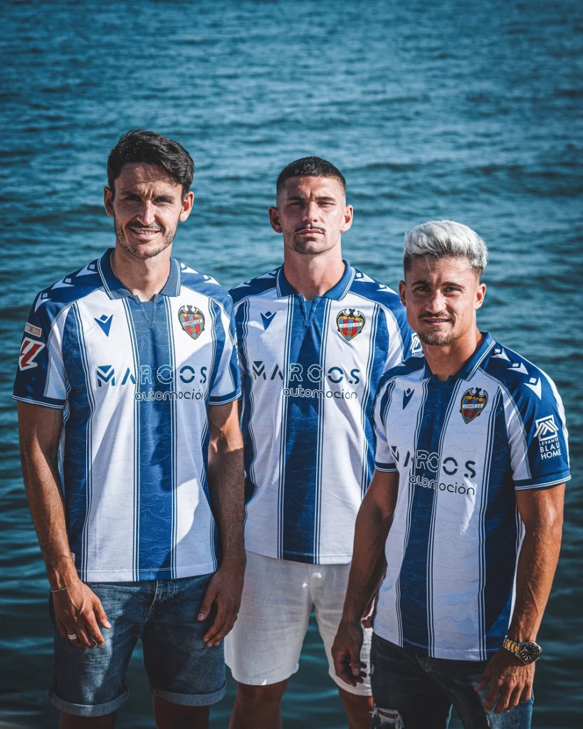 Segona equipació del Levante UD per a la temporada 2025/26
