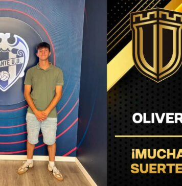 Oliver Oviedo de la UD Paterna al Levante UD
