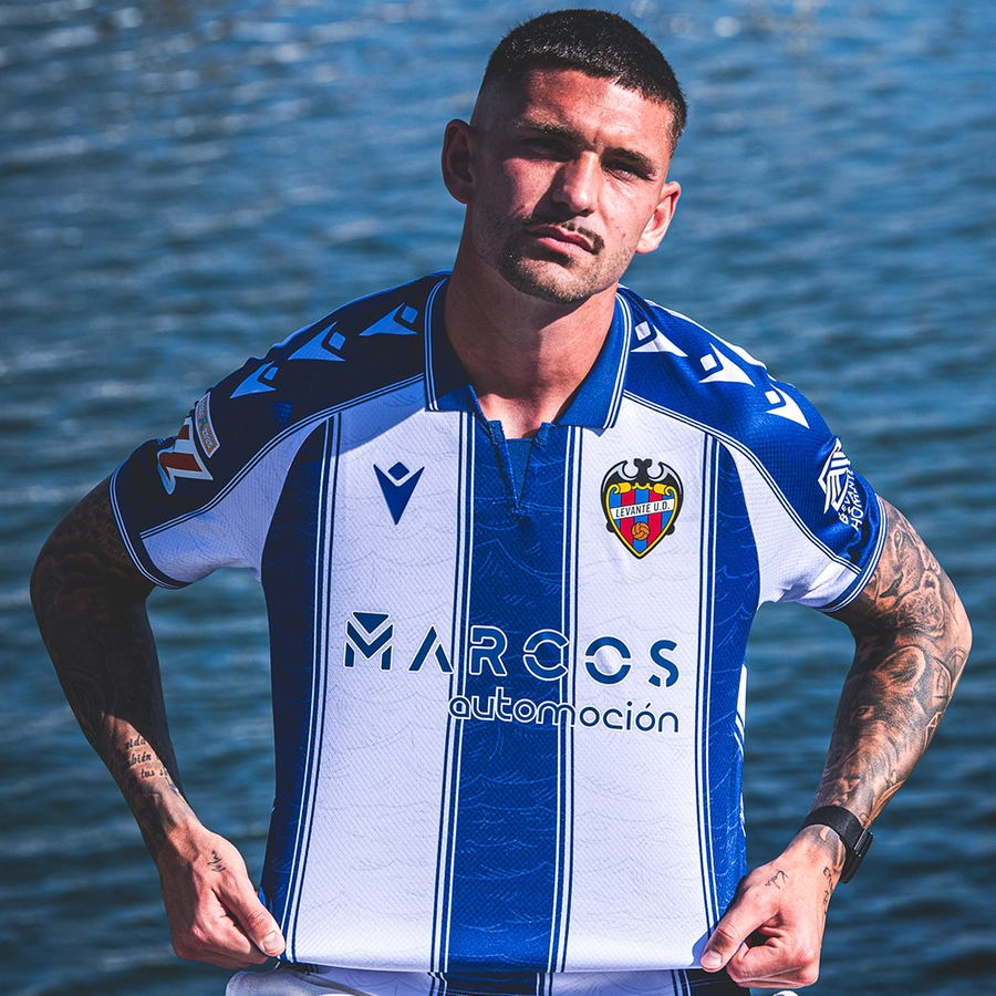 Segona equipació del Levante UD per a la temporada 2025/26