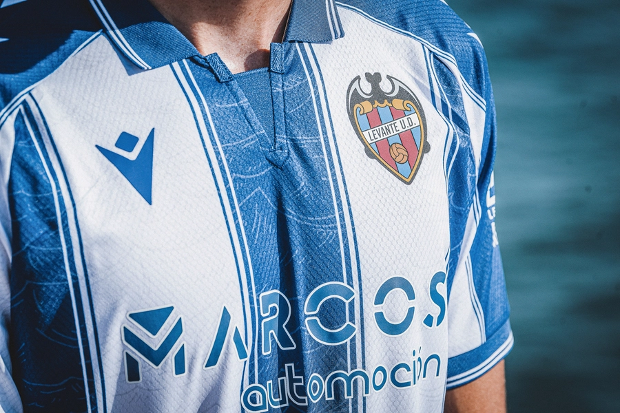 Segona_EquipacioCerca_MascercaUD per a la temporada Segundad equipación del Levante UD para la temporada 2025/26