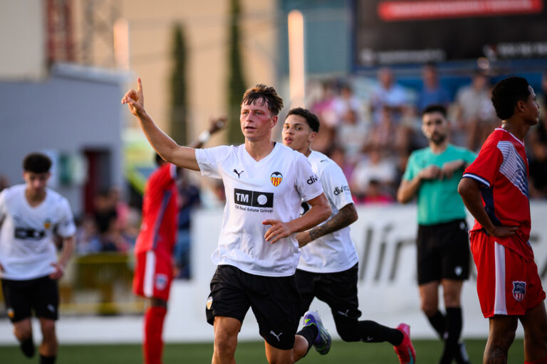 El Valencia CF empieza con goleada en el COTIF