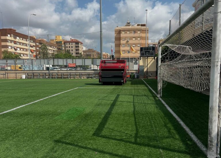Renovación de los dos campos de fútbol del Polideportivo Marxalenes