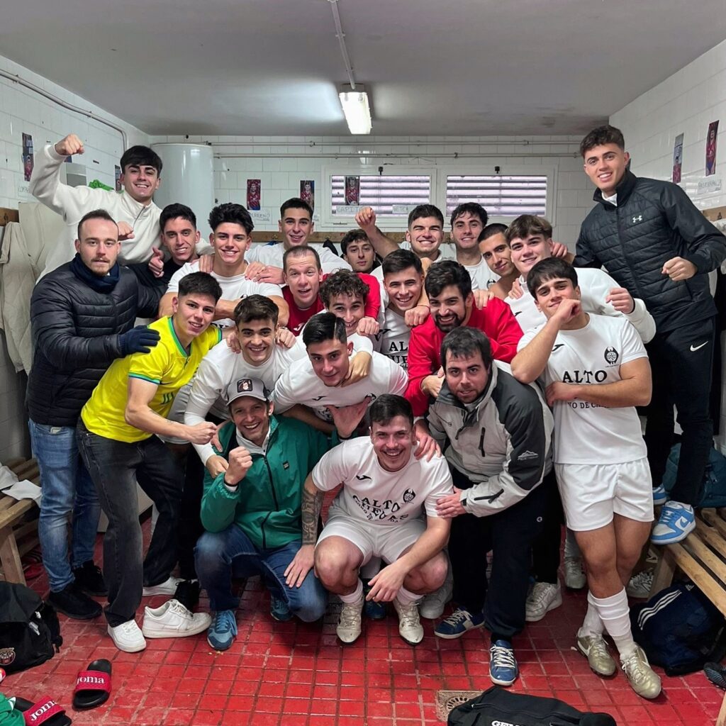 Les Cuevas CF ascens a Segona FFCV