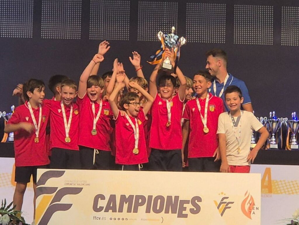 Éxitos para el Picassent CF en su primera temporada al frente de la escuela