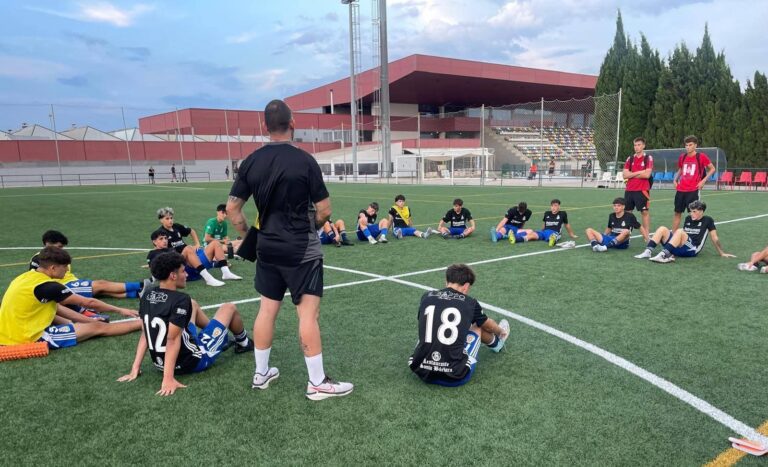 El Juvenil A del At. Moncadense prepara su estreno en Liga Nacional de la mano de Carlos Tarín