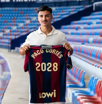 Paco Cortés amplía su vinculación con el Levante UD