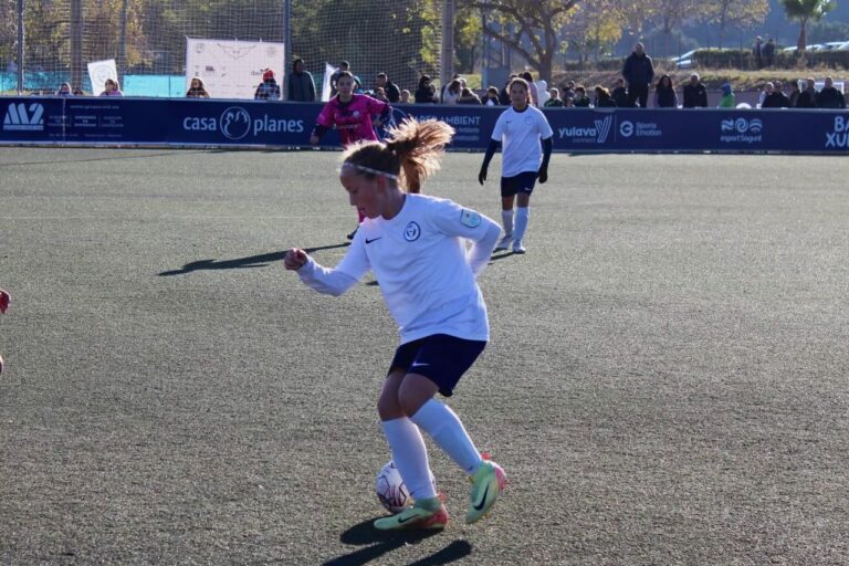 Tres jugadoras del Sagunto FB dan el salto a las grandes canteras de la Comunitat