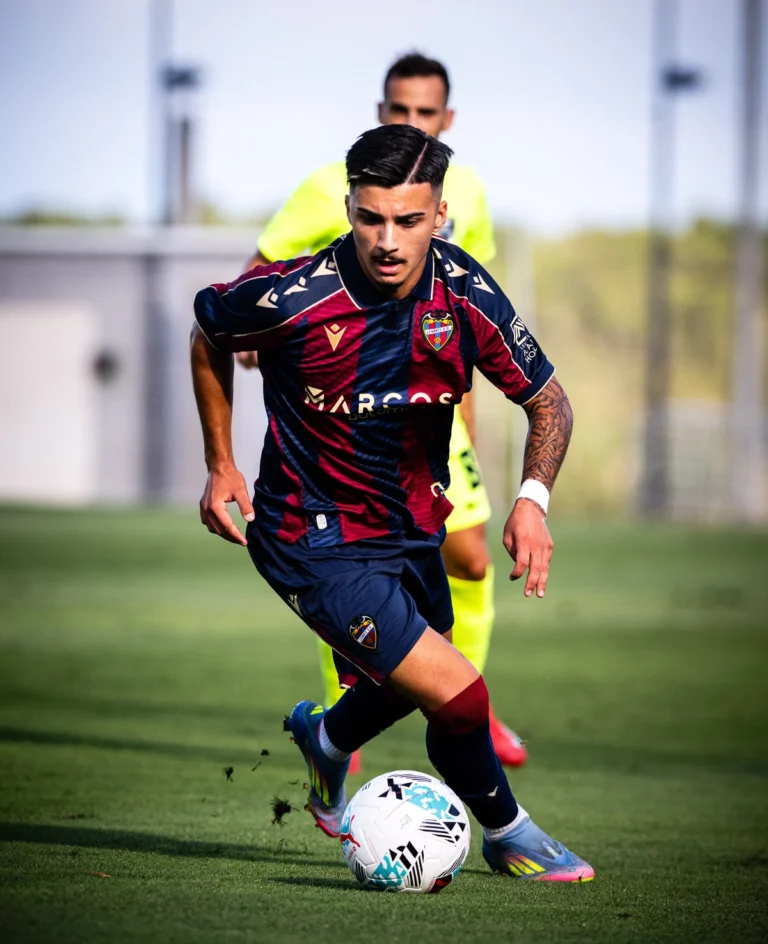 Paco Cortés cedido a la Cultural Leonesa