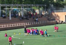 Familiars del CF Extramurs València recullen signatures per poder entrar a l'Estadi del Túria i veure els seus fills entrenar Estadio del Turia CF Extramurs