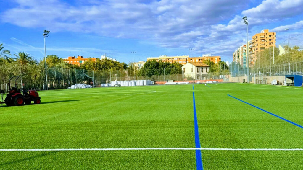 El Ajuntament de València invierte 215.000 euros en la renovación del campo de Marxalenes