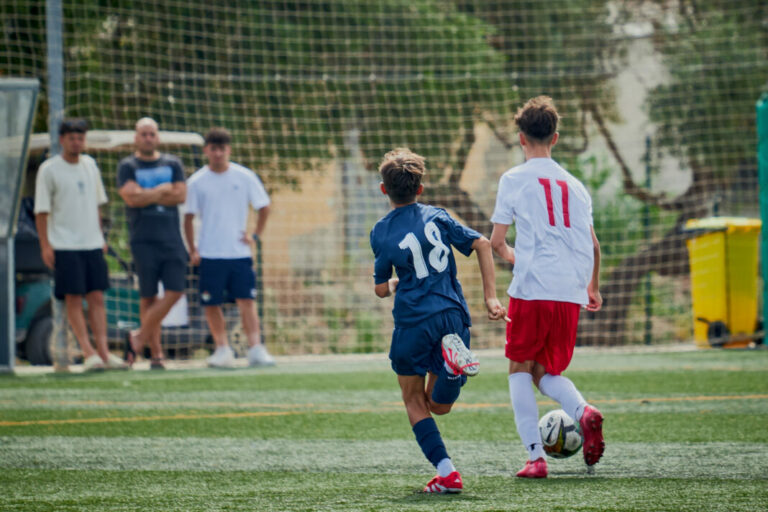 No jugar todos los jugadores en fútbol-8 o fútbol-11(cambios volantes) no supone la pérdida del partido