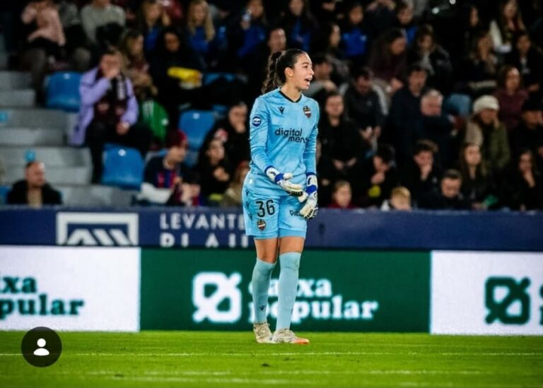 Debut de Anna Álvarez con el Primer equipo Levante UD