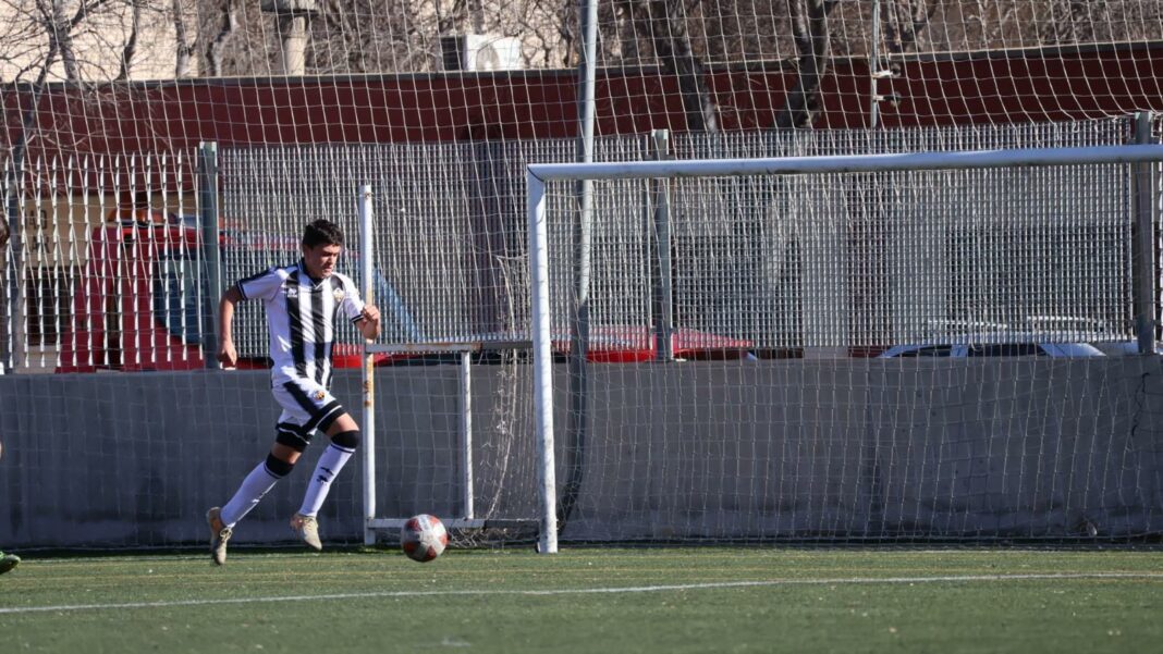 Póker de goles de Fajardo para dar la victoria a su equipo