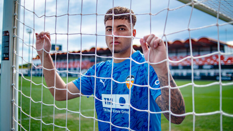 El Valencia CF renueva a Raúl Jiménez
