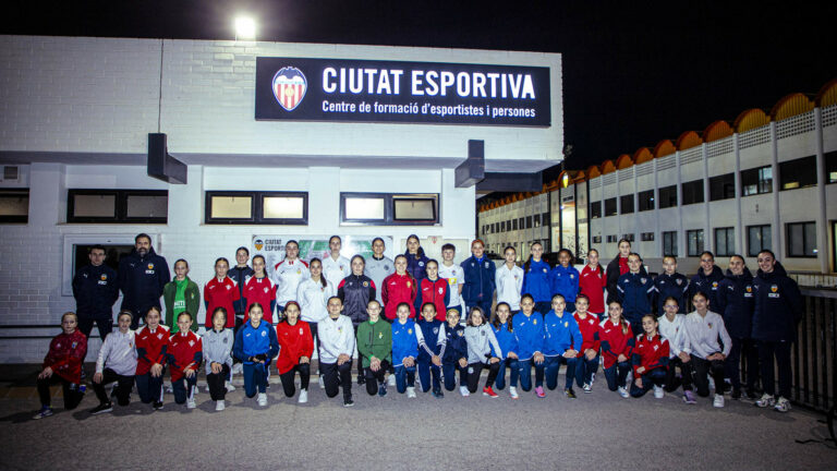 Primera jornada de exclusiva de fútbol valenta en el programa Escoles VCF