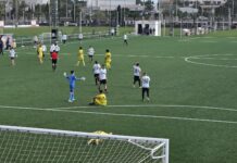 Valencia CF y Villarreal CF firman un partidazo bajo la lluvia con sabor a título de Autonòmica Infantil