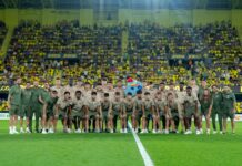 El Cadete del Villarreal CF ofreció su título en La Cerámica
